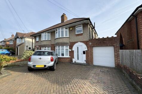 3 bedroom semi-detached house for sale