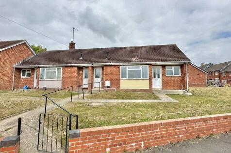 2 bedroom terraced bungalow for sale