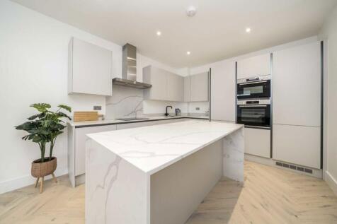 Manorgate Road, Kingston Upon Thames KT2 1 bed flat for sale