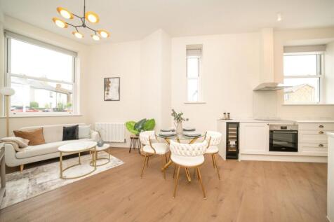 Park Road, Kingston Upon Thames KT1 2 bed flat for sale