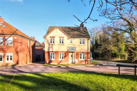 Walnut Tree Drive, Framingham Earl... 4 bed detached house for sale