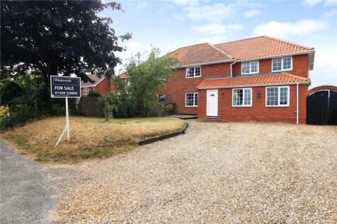 School Lane, Hales, Norwich, Norfolk... 6 bed semi