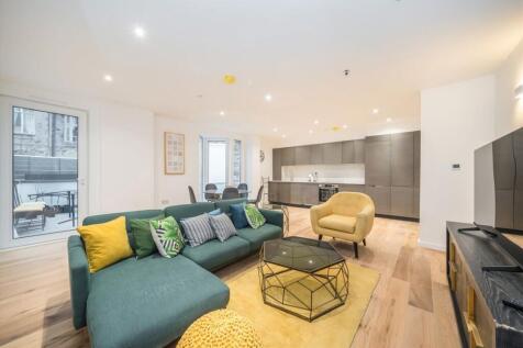Powell Road, London E5 3 bed flat for sale