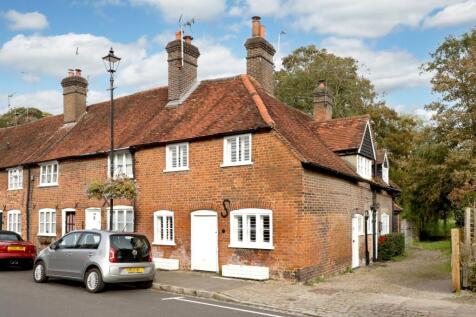 High Street, Amersham... 2 bed end of terrace house for sale