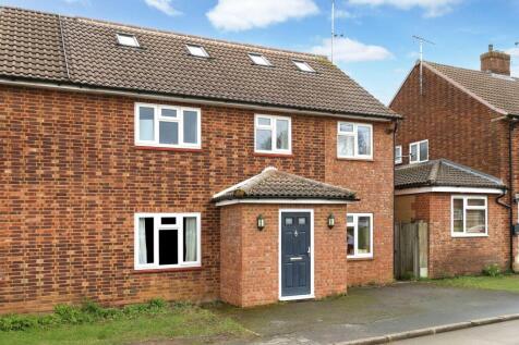 Candlemas Mead, Beaconsfield... 7 bed semi