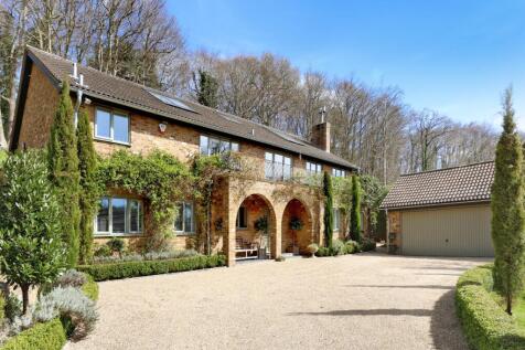 Hearn Close, Penn, Buckinghamshire, HP10 6 bed detached house for sale