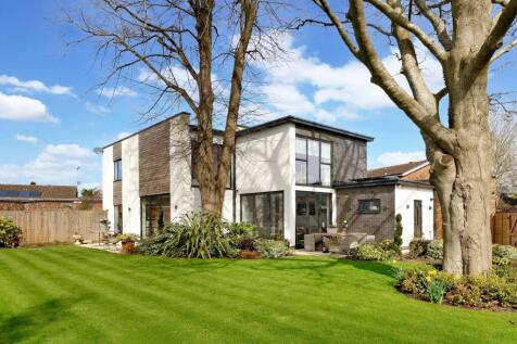 Old Kiln Road, Flackwell Heath... 4 bed detached house for sale