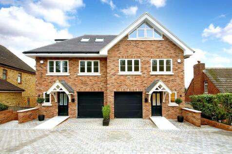 Holtspur Top Lane, Beaconsfield... 4 bed semi