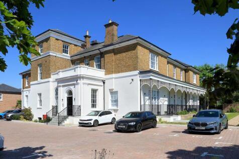Mobbs Close, Stoke Poges, SL2 2 bed apartment for sale
