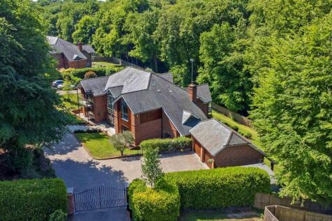 Elmshott Close, Penn... 5 bed detached house for sale