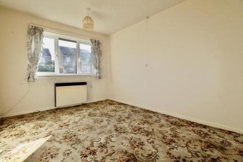 2 bedroom semi-detached bungalow for sale