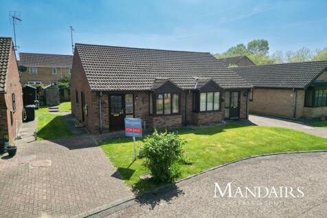 2 bedroom semi-detached bungalow for sale