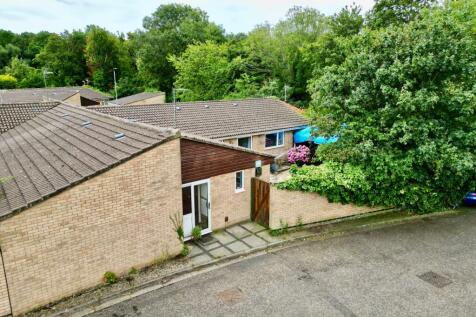 3 bedroom semi-detached bungalow for sale