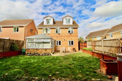 6 bedroom detached house for sale