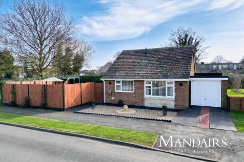 2 bedroom detached bungalow for sale