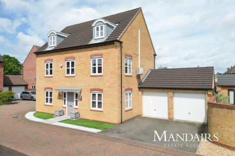5 bedroom detached house for sale