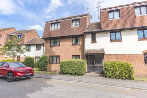 1 bedroom ground floor flat for sale