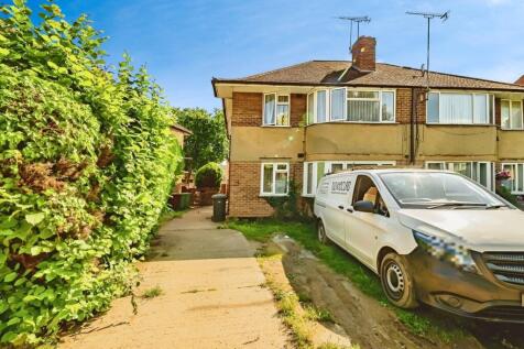 Adelphi Gardens, Slough SL1 2 bed maisonette for sale