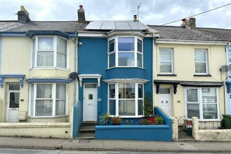 4 bedroom terraced house for sale