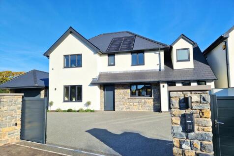 DANYGRAIG AVENUE, NEWTON, PORTHCAWL... 4 bed detached house for sale