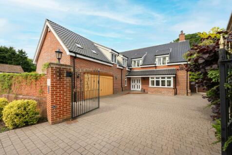 5 bedroom detached house for sale