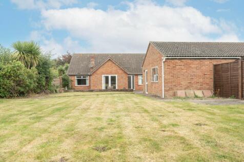 5 bedroom detached bungalow for sale