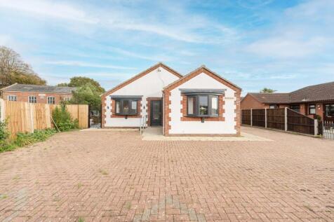 Yarmouth Road, Hemsby 3 bed detached bungalow for sale