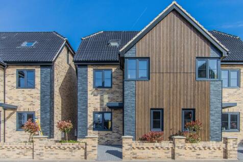 4 bedroom semi-detached house for sale