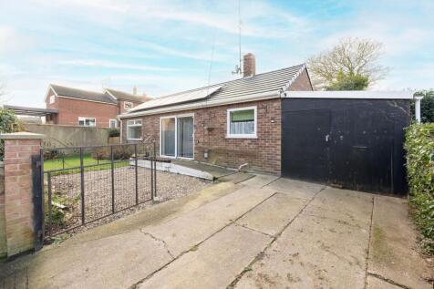 2 bedroom detached bungalow for sale