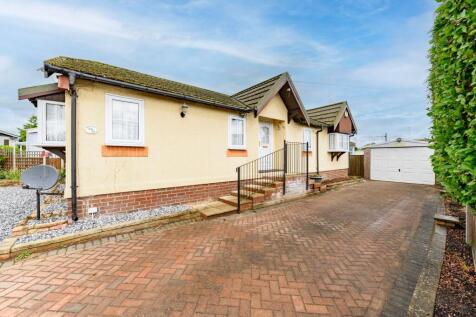 Butt Lane, Burgh Castle 2 bed park home for sale