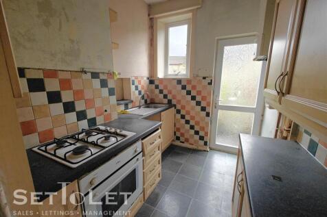 Newsome Road, Huddersfield 3 bed end of terrace house for sale