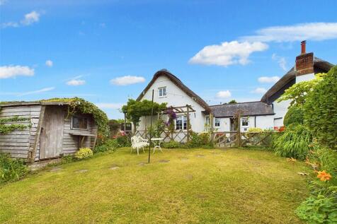 Bude, Cornwall 2 bed end of terrace house for sale