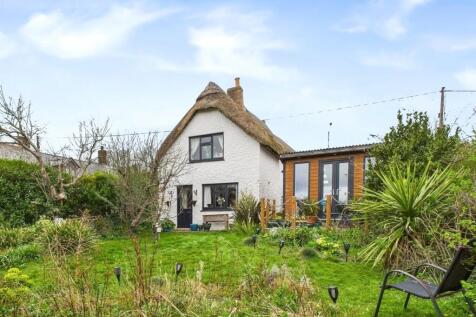 Lynstone, Bude 2 bed detached house for sale