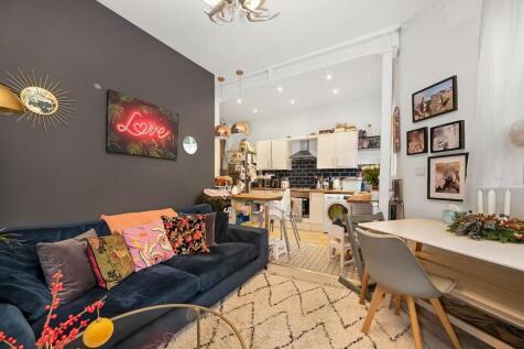 Highland Road, Crystal Palace... 2 bed apartment for sale
