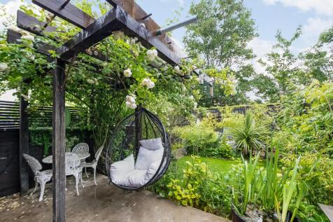 Blandford Road, Beckenham, Kent 2 bed apartment for sale