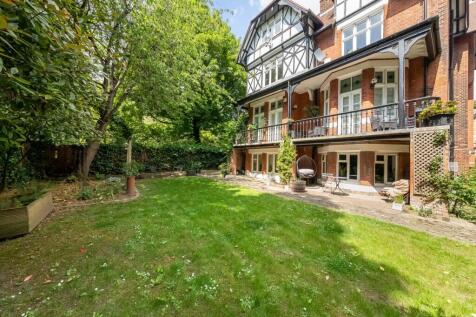 Crystal Palace Park Road, Sydenham... 2 bed apartment for sale