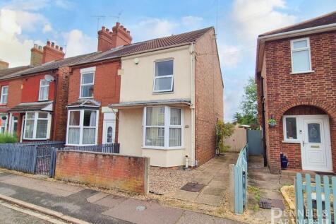 2 bedroom semi-detached house for sale