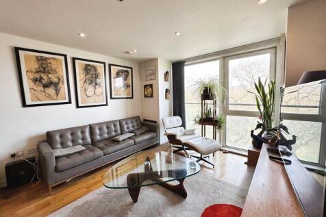 Green Lane, Edgware 2 bed flat for sale