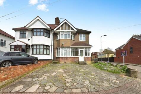 4 bedroom semi-detached house for sale