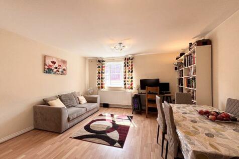 2 bedroom flat for sale