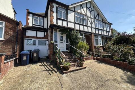 5 bedroom semi-detached house for sale