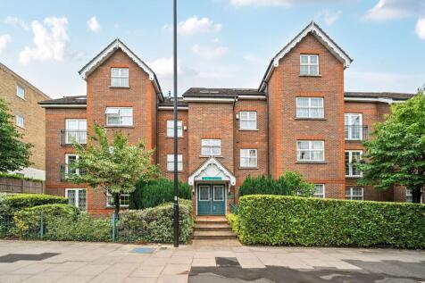 High Street, Castleham Court, HA8 2 bed flat for sale