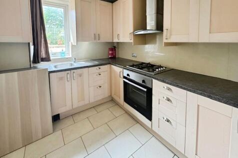 Barnfield Road, Edgware, HA8 3 bed semi