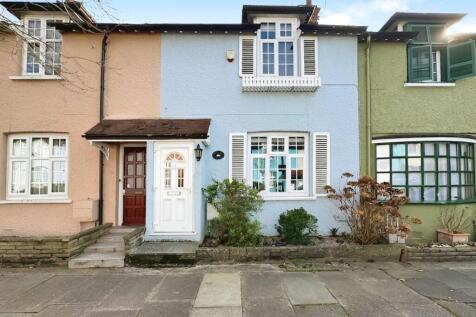 Garden City, Edgware, HA8 2 bed terraced house for sale
