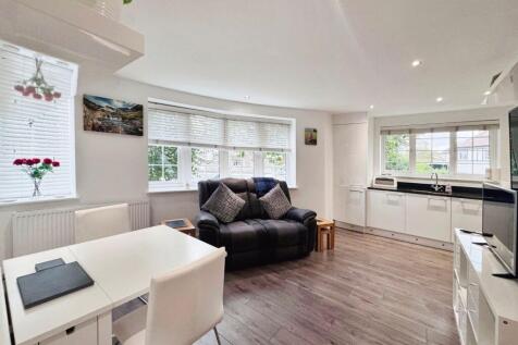 Sunbury Gardens, Merillion Court, NW7 1 bed flat for sale