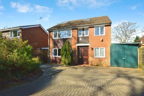 5 bedroom detached house for sale