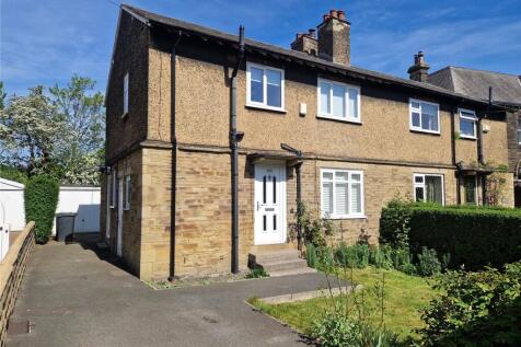 Knowl Road, Mirfield, West Yorkshire... 3 bed semi