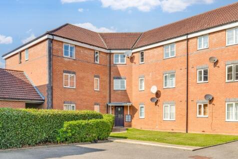 Sir John Newsom Way, Welwyn Garden... 2 bed apartment for sale