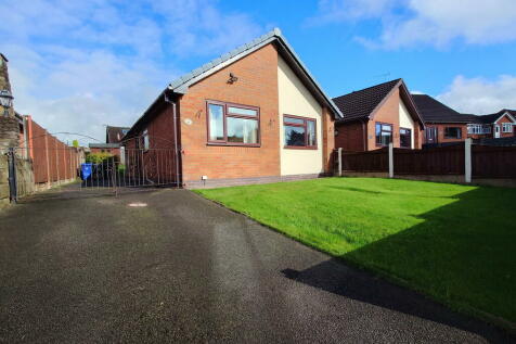 2 bedroom detached bungalow for sale