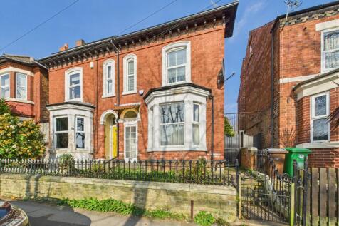 Gawthorne Street, Nottingham NG7 3 bed semi